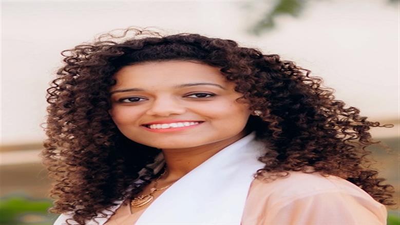 «لا تثق في الصمت» رواية بالإنجليزية لرنا حسان في معرض الكتاب