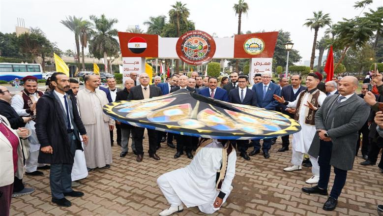محافظ مطروح يفتتح معرض كنوز لمنتجات مطروح والزيتون وزيت الزيتون