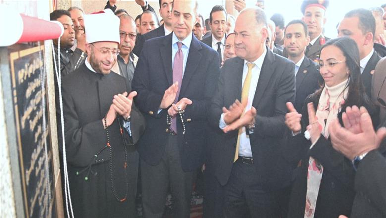 محافظ البحيرة ووزير الأوقاف يفتتحا مسجد ام صابر 