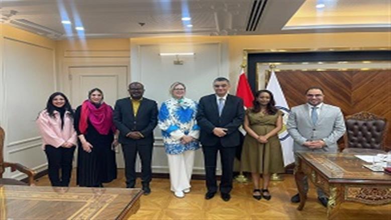 وفد من «Africa CDC» يزور مشروع المخازن الاستراتيجية بهيئة الشراء الموحد ويشيد بدوره الإقليمي