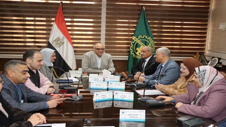 اجتماع محافظ القليوبية