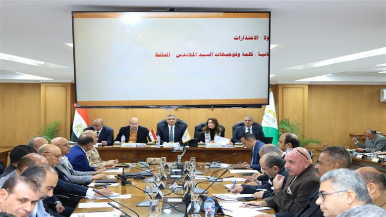 محافظ الجيزة يعلن بدء أعمال رصف شارع ناهيا لتحسين الحركة المرورية