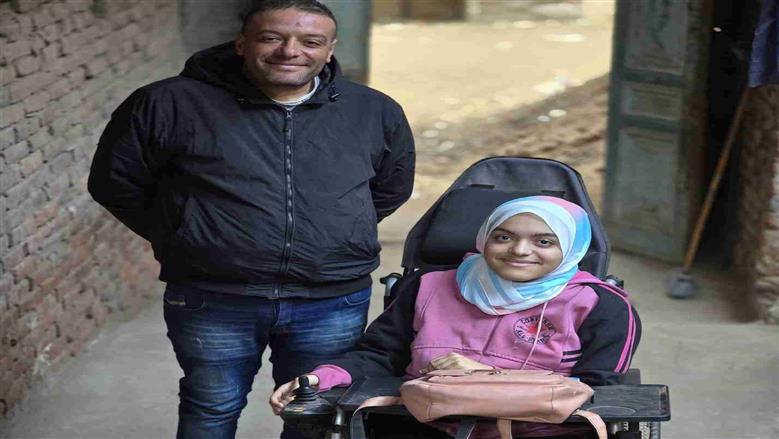 قصة تفوق «شهد» ابنة المنوفية.. تحدت ضمور العضلات وتحلم بكلية الطب