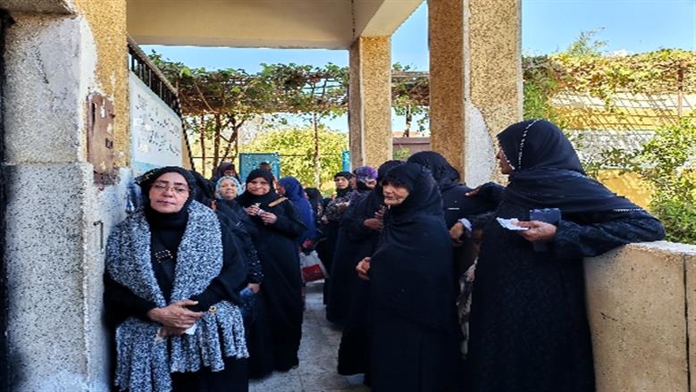السيدات يتصدرن المشهد الانتخابي بلجنة أبو الريش قبلي في أسوان