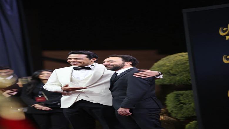 عصام عمر ومحمد سلام صحبة شركاء النجاح على السجادة الحمراء بحفل «المتحدة»