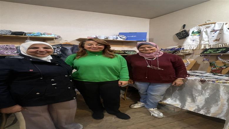 الدكتورة غادة والي تزور جناح المجلس القومي للمرأة بمعرض «ديارنا» بالجونة