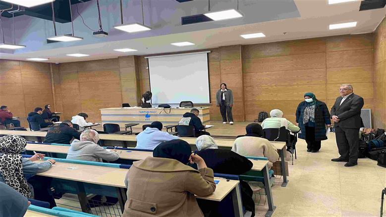 جولة رئيس جامعة بنها الأهلية 