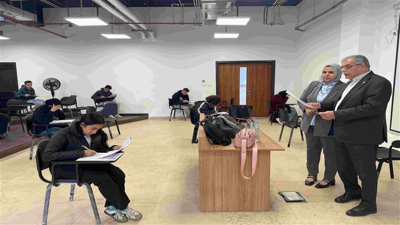 جولة رئيس جامعة بنها الأهلية 