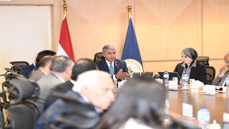 اجتماع وزير السياحة