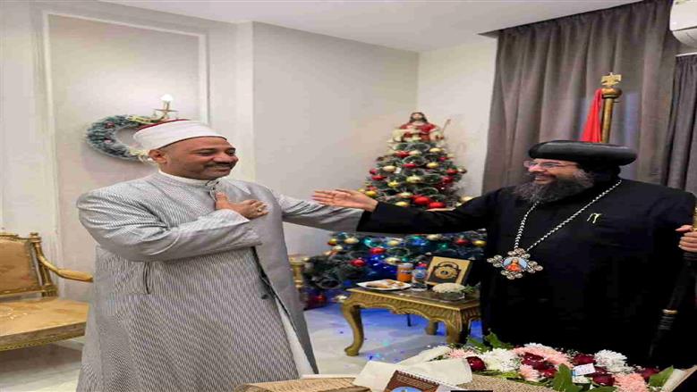 وفد الأوقاف في الكنيسة لتقديم التهنئة