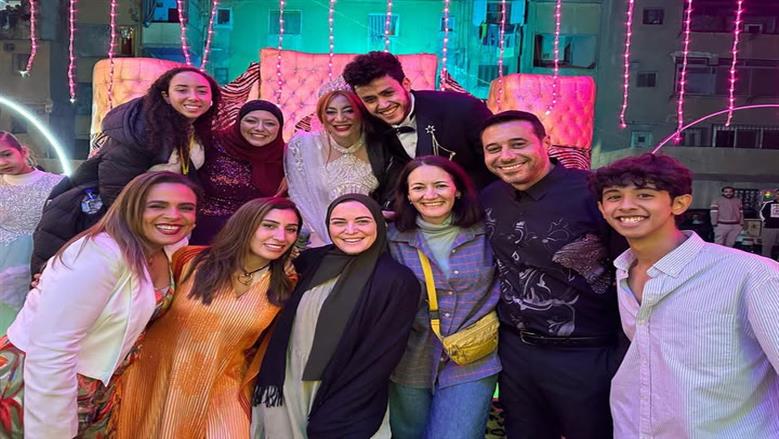 ريهام عبد الغفور بـ«الحجاب» مع أبطال مسلسل لا ترد ولا تستبدل