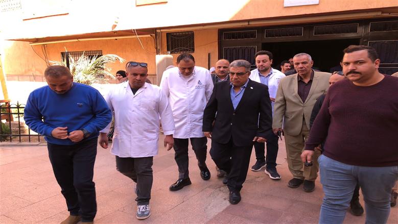 محافظ الدقهلية يوجه بصرف إعانات لأسر المتوفين والمصابين في حادث السنبلاوين