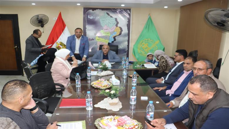 محافظ القليوبيه يعقد اللقاء الجماهيري الاسبوعي بمدينه شبين القناطر لحل مشكلات مدن شبين القناطر والخانكه والخصوص