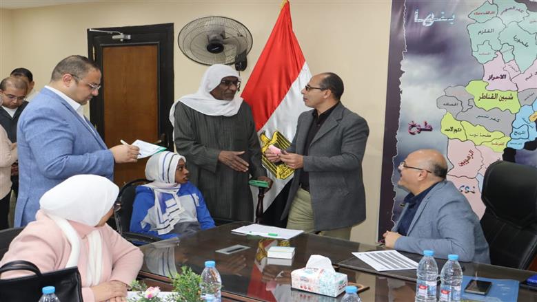 محافظ القليوبيه يعقد اللقاء الجماهيري الاسبوعي بمدينه شبين القناطر لحل مشكلات مدن شبين القناطر والخانكه والخصوص