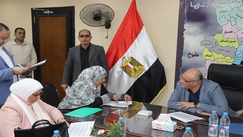 محافظ القليوبيه يعقد اللقاء الجماهيري الاسبوعي بمدينه شبين القناطر لحل مشكلات مدن شبين القناطر والخانكه والخصوص