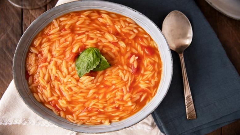 في 10 دقائق.. طريقة عمل شوربة لسان العصفور في خطوات بسيطة على الفطار