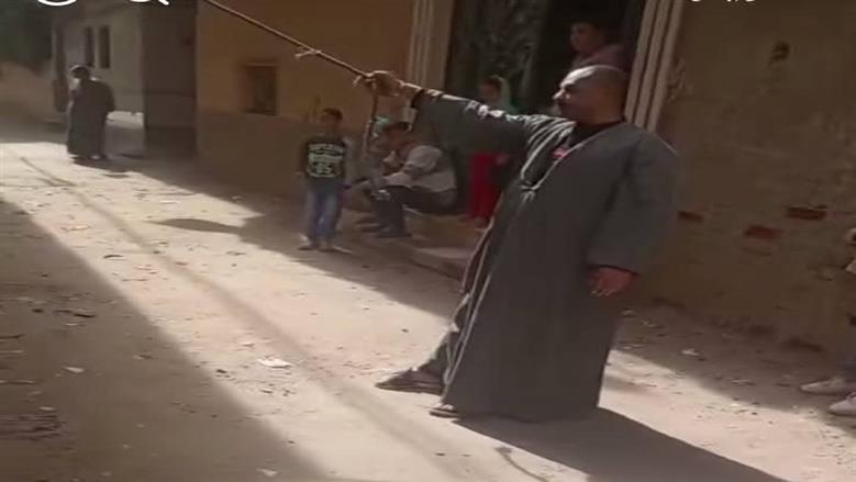 «لف الحبل على رقبته».. ضبط متهم شنق كلب في الشارع بقرية في طنطا