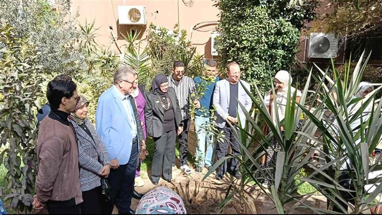 طب بشري بنها تطلق مهرجان الاستدامة والبيئة .. تشجير وزراعة وتجميل