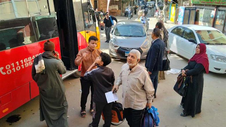 انطلقت صباح اليوم قافلة معتمري أسيوط متوجهة إلى بيت الله الحرام لأداء مناسك العمرة(فديو)