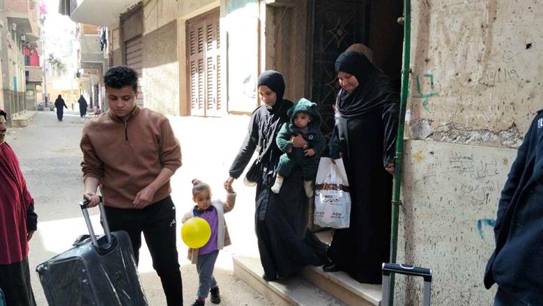 انطلقت صباح اليوم قافلة معتمري أسيوط متوجهة إلى بيت الله الحرام لأداء مناسك العمرة(فديو)
