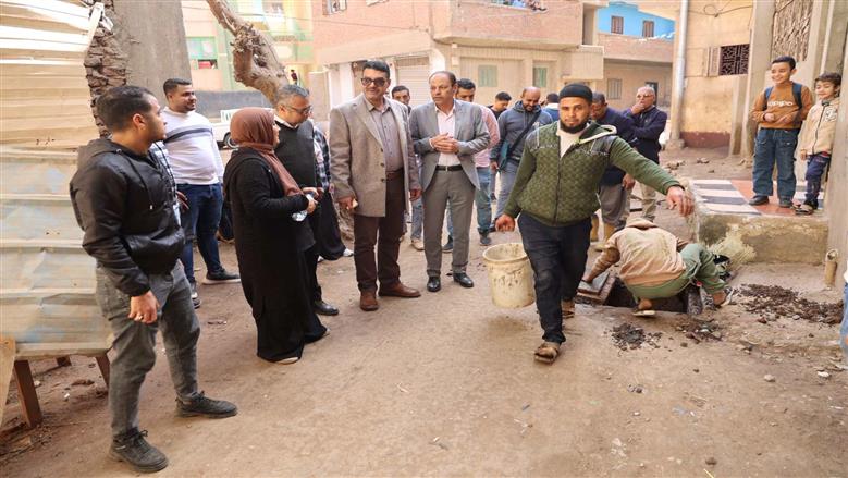 رئيس مياه القليوبية يشدد علي الالتزام بالمواصفات الفنية والمعايير القياسية في مشروعات حياة كريمة