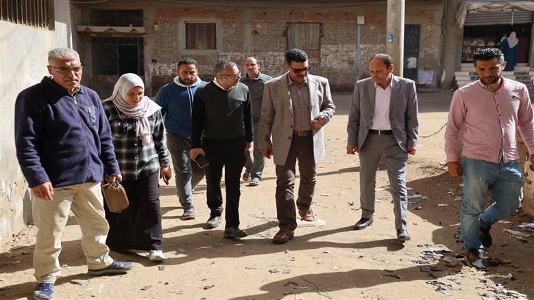 رئيس مياه القليوبية يشدد علي الالتزام بالمواصفات الفنية والمعايير القياسية في مشروعات حياة كريمة