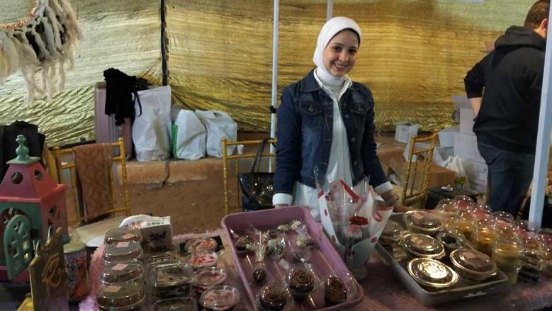 سندس من مشروع منزلي أرادت ان تلفت الأنظار بموهبتها وإبداعها في أسيوط 