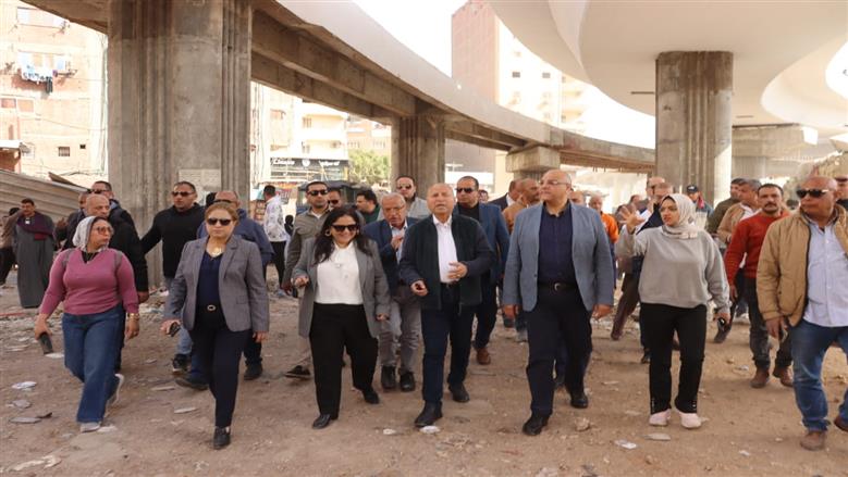 محافظا القليوبية والقاهرة يستكملان الحملة المكبرة لتطهير «منطقة المرج» من العشوائيات.. وإقامة سور حديدي لتأمين حرم الكباري