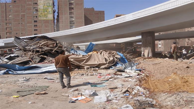 محافظا القليوبية والقاهرة يستكملان الحملة المكبرة لتطهير «منطقة المرج» من العشوائيات.. وإقامة سور حديدي لتأمين حرم الكباري