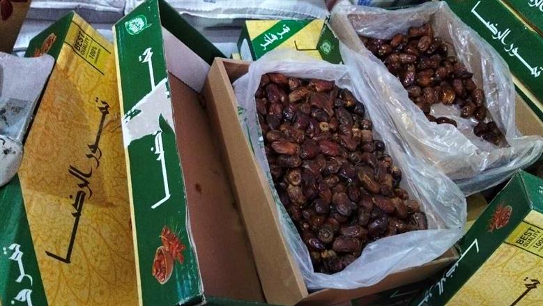 يميش وتمور وزبيب وعصائر تزين أسواق أسيوط مع اقتراب شهر رمضان المبارك