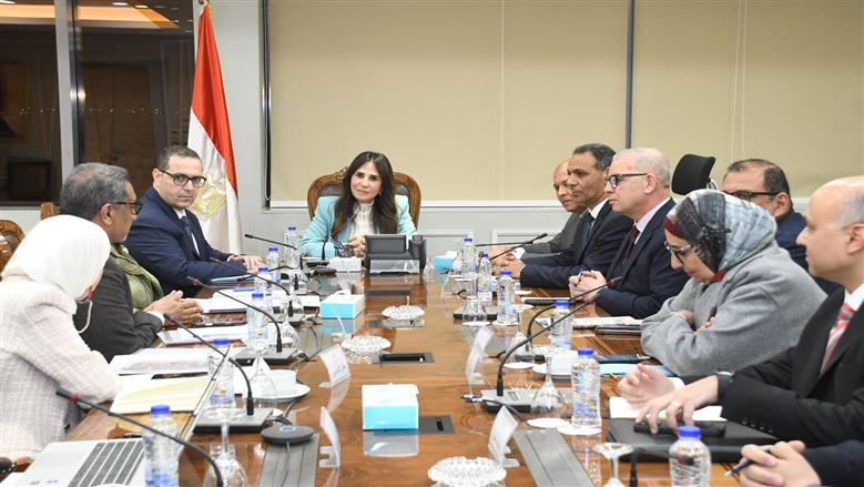وزيرة الإسكان تلتقي مسؤولي شركة توريك لمتابعة موقف تسويق مشروعات المدن الجديدة