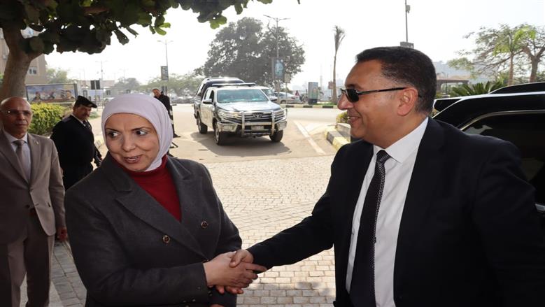 الدكتور حسام الدين أحمد عبد الفتاح يصل مكتبه عقب أدائه اليمين الدستوري أمام فخامة الرئيس عبد الفتاح السيسي ويباشر مهام عمله محافظاً للقليوبية