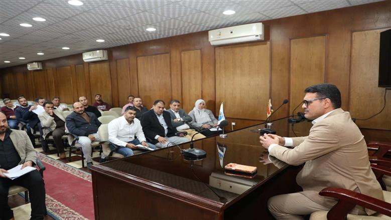 رئيس مياه القليوبية يعقد اجتماعًا موسعًا مع المقاولين لدفع معدلات تنفيذ المشروعات وتذليل المعوقات