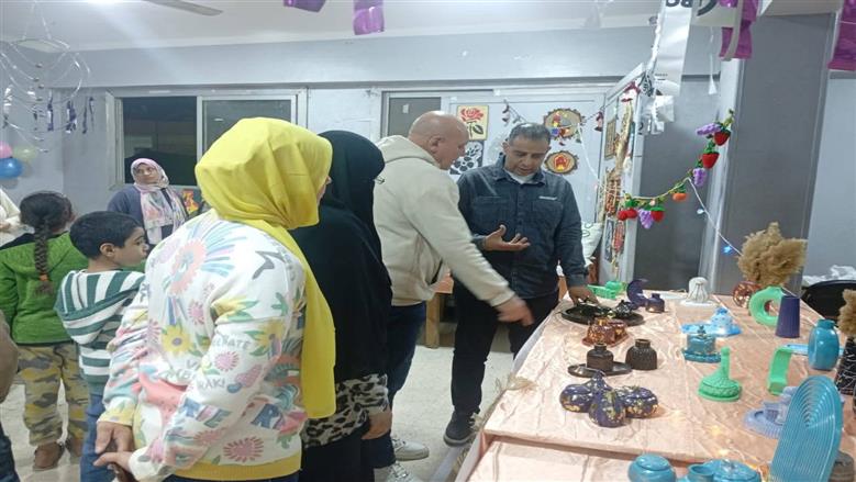 مدير عام الشباب والرياضة.. يشهد المعرض الختامي لبرنامج الفنون التشكيلية بمركز شباب كفر مناقر