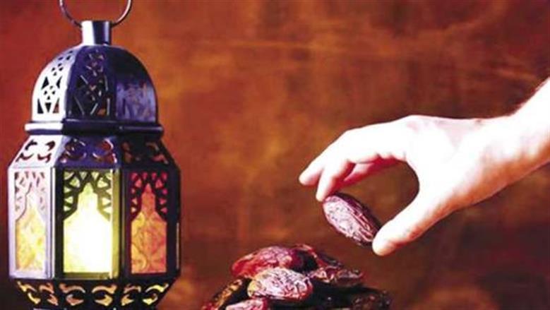 دعاء قبل الإفطار في رمضان كما ورد عن الرسول.. 3 كلمات تفتح أبواب القبول وتضمن الأجر