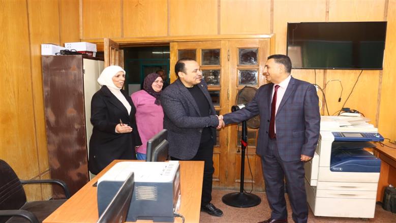 محافظ القليوبية : الأداء المتميز والانضباط الإداري يمثلان حجر الأساس في تحقيق رضا المواطنين