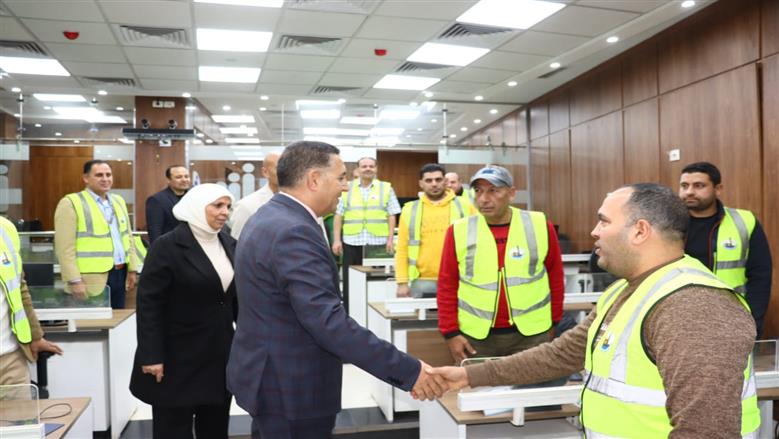 محافظ القليوبية : الأداء المتميز والانضباط الإداري يمثلان حجر الأساس في تحقيق رضا المواطنين