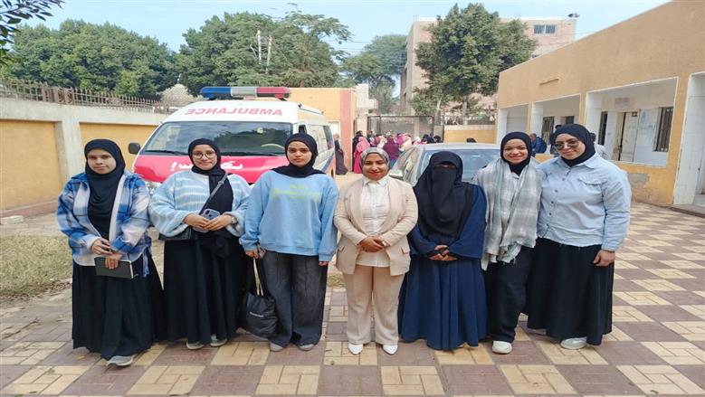 توقيع الكشف على 608 مواطنين في قافلة طبية مجانية بالمنيا 