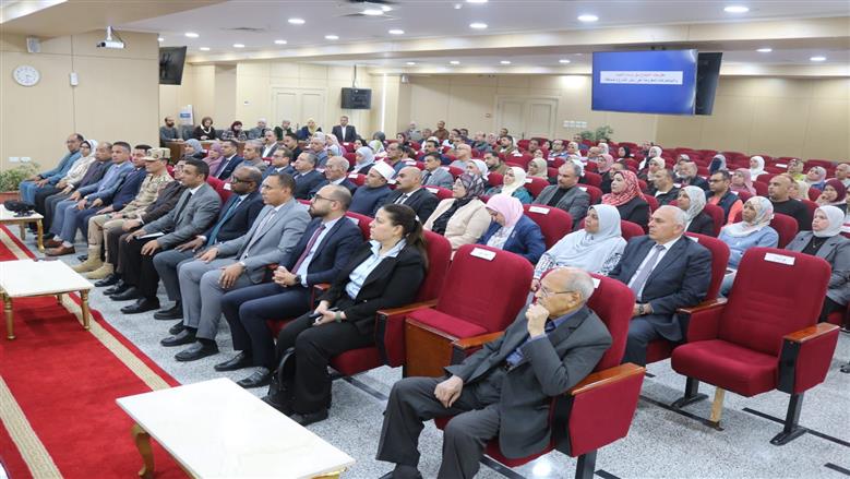 محافظ السويس الجديد باجتماع موسع: تواجد ميداني دائم وضبط الأسواق في لرمضان