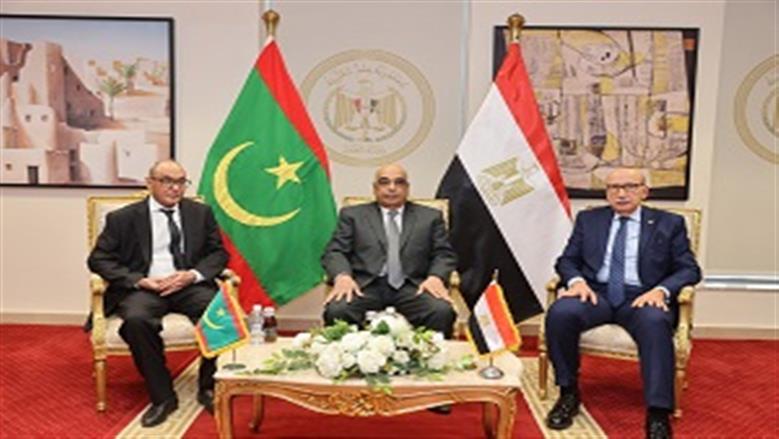 وزير العدل يبحث مع رئيس المحكمة العليا الموريتانية تعزيز التعاون القضائي بين البلدين