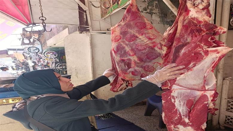 محافظ أسوان يوجه بتكثيف الحملات الرقابية على الأسواق في شهر رمضان