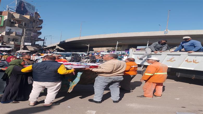 رفع 25 طن مخلفات في حملة مكبرة لمتابعة النظافة ورفع الإشغالات بشرق شبرا و بنها