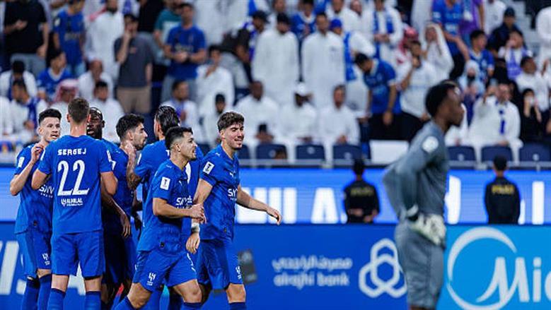 كلاسيكو السعودية.. موعد مباراة الهلال والاتحاد والقناة الناقلة والتشكيل المتوقع