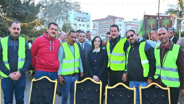 فطار محافظ البحيرة مع عمال النظافة