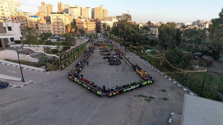 فطار محافظ البحيرة مع عمال النظافة