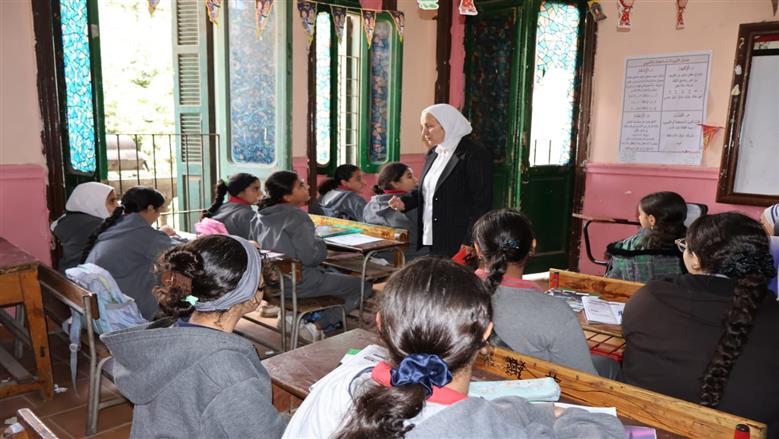 جولة مدير المديرية داخل مدرسة المنيرة
