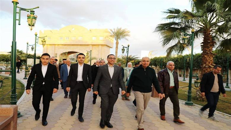 محافظ المنيا يشارك موظفي الديوان العام في إفطار جماعي