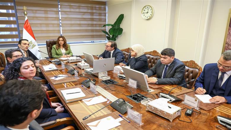 وزيرة التنمية المحلية والبيئة تتابع مع شركة سكاتك النرويجية