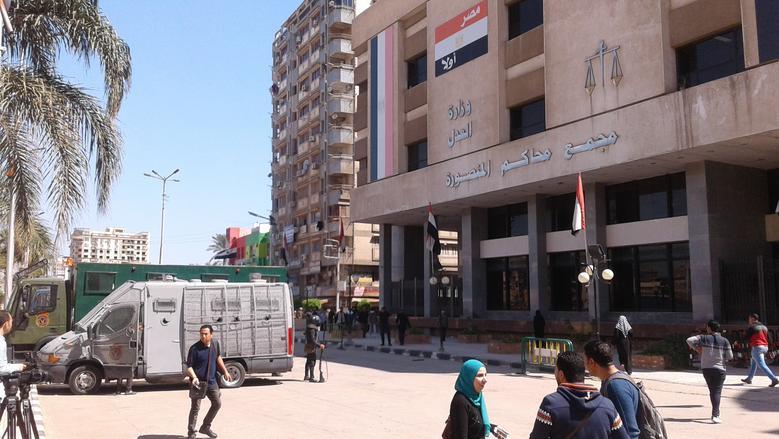 حجز قضية سائق محافظ الدقهلية المتهم بتجارة المخدرات لجلسة 30 مارس للنطق بالحكم