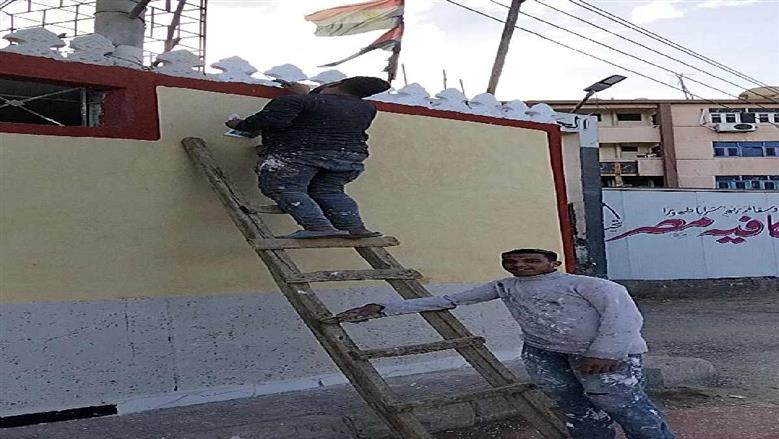 برغم الصيام والتعب شباب أسيوط يزينون المساجد احتفالا بشهر رمضان